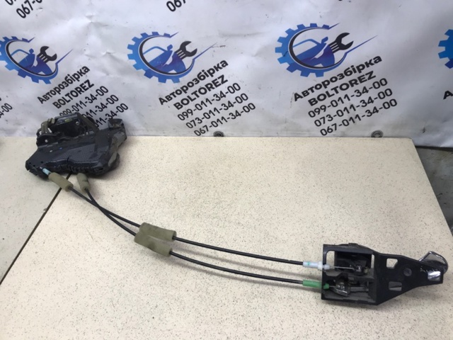Замок передніх пасажирських дверей 6903033290 TOYOTA