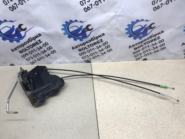 Замок дверей водія Toyota RAV4 4