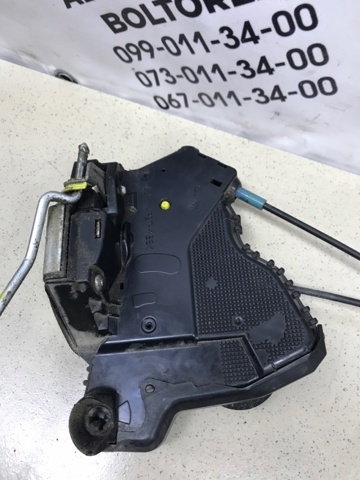 Замок дверей водія 6904042240 TOYOTA