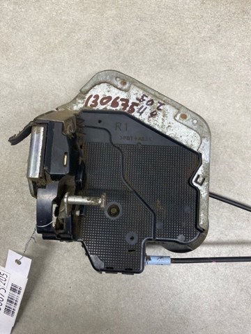 Замок задніх дверей, правих 6905060110 TOYOTA