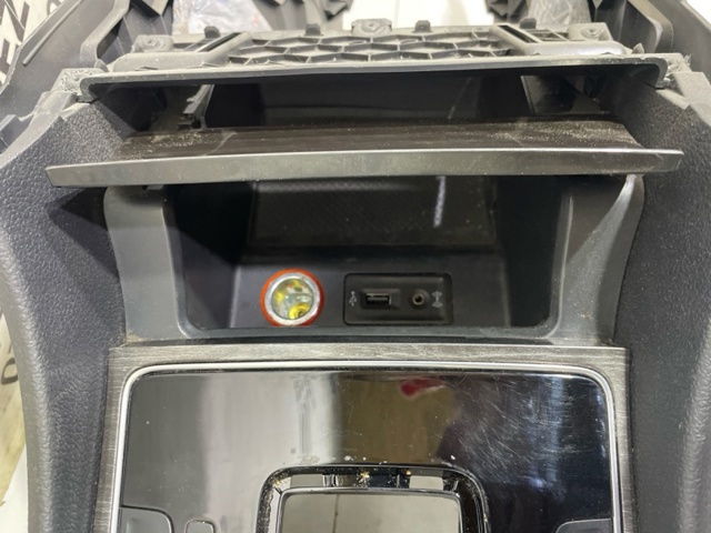 Замок задніх дверей 6935002080 TOYOTA