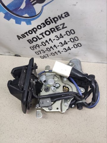 Замок 3/5-х дверей, задній 6935048030 TOYOTA