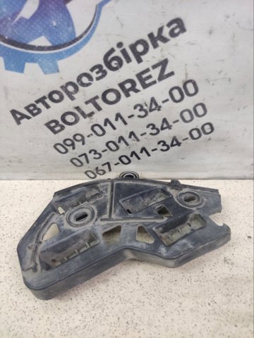 Кронштейн кріплення бампера переднього правий 6Q0807184A VAG