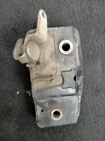 Замок дверей зсувних 701843604D VAG