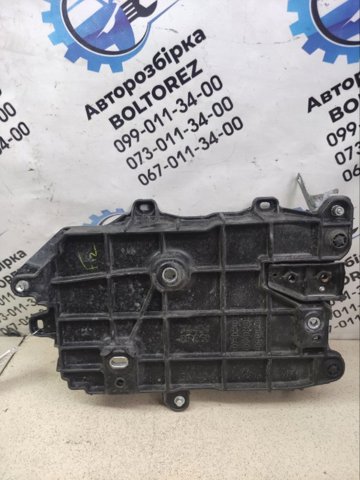 Кріплення / підставка акумулятора (АКБ) 744040R060 TOYOTA