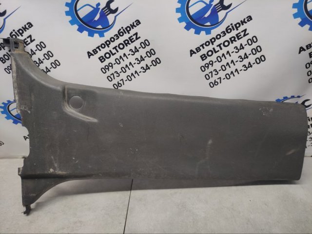 Обшивка стійки кузова внутрішньої, середня нижня права 76915EB302 NISSAN