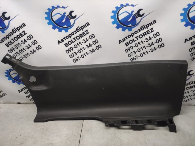 Обшивка стійки кузова внутрішня, задня права 76938EB30A NISSAN