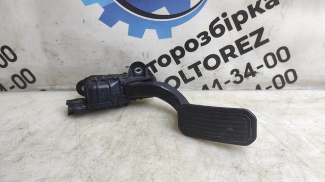Підаль газу Lexus RX 330/350