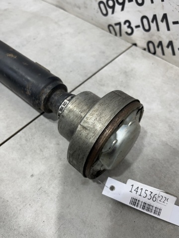 Вал карданний переднього моста 7L6521101G VAG