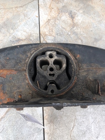 Кронштейн КПП 7P6399225D VAG