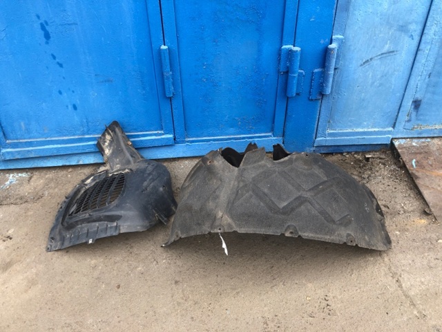 Підкрилок переднього крила, лівий задній 7P6805977A VAG