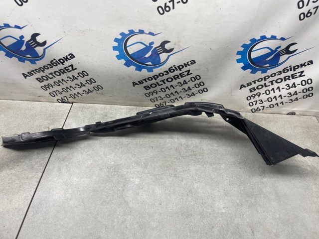 Кріплення бамера ліве 7P6807393 VAG