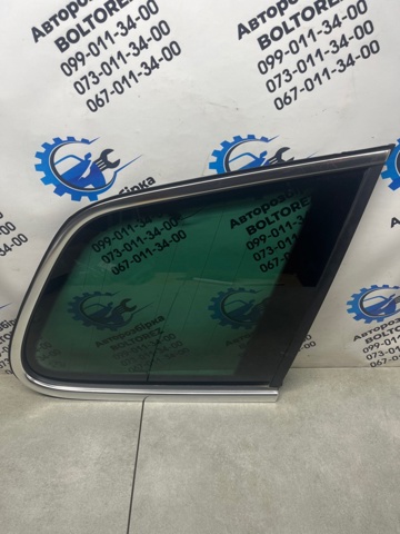 Стукло багажника, праве 7P6845298S VAG