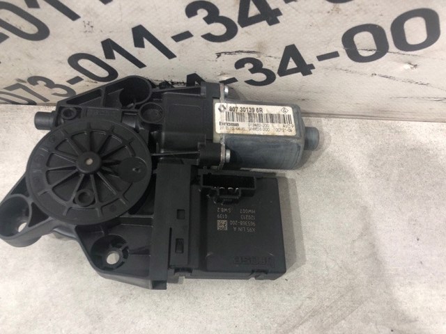 Двигун склопідіймача двері передньої, правої 807301396R RENAULT