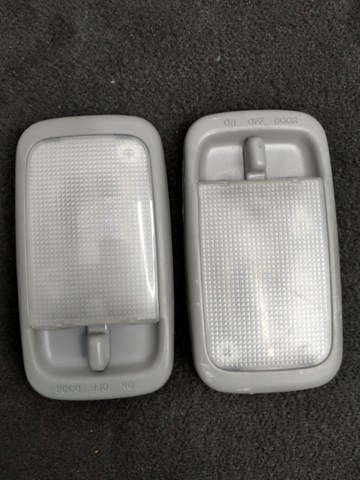 Плафон освітлення кабіни 8124012060B1 TOYOTA