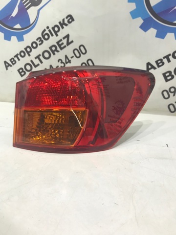 Фара задня права зовнішня 8155153160 TOYOTA