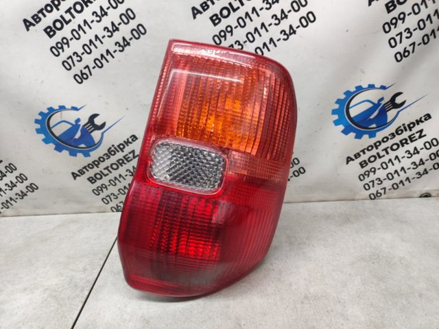 Задня ліва фара 8156142060 TOYOTA