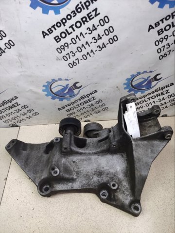 Кріплення генератора 8200183234 RENAULT