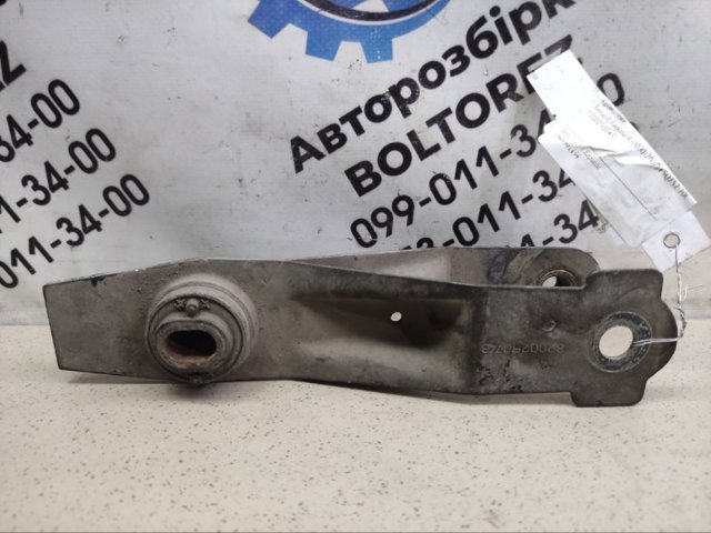 Кронштейн подушки (опори) двигуна, правої 8200250743 RENAULT