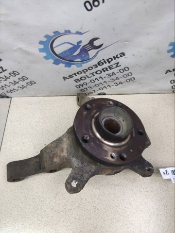 Цапфа - поворотний кулак передній, лівий 8200320888 RENAULT
