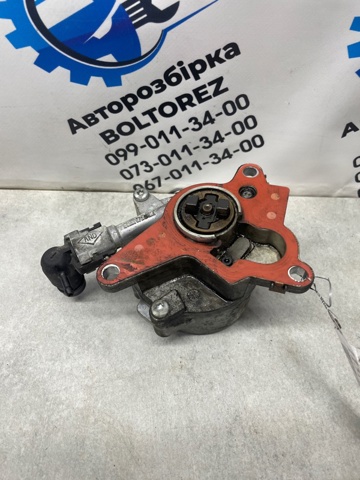 Насос вакуумний 8200472458 NISSAN