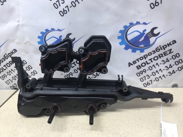 Кришка клапанна 8200673395 NISSAN