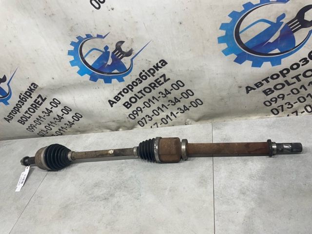 Піввісь передня, права 8200788674 RENAULT