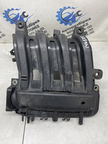 Колектор впускний 8200880099 RENAULT