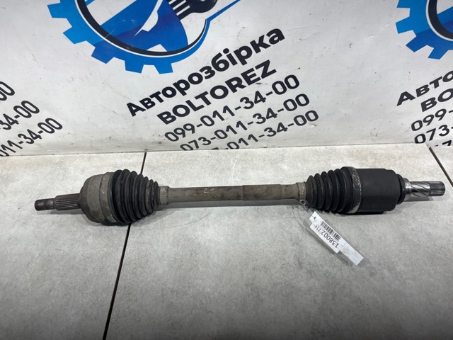 Піввісь передня ліва 8201353627 RENAULT