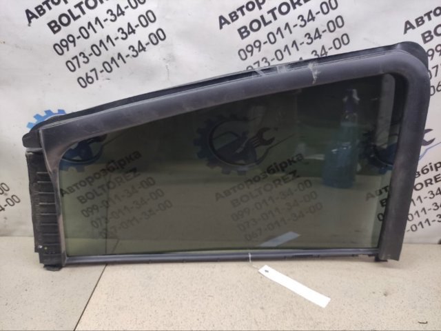 Куточок задніх лівих дверей 82263EB33A NISSAN