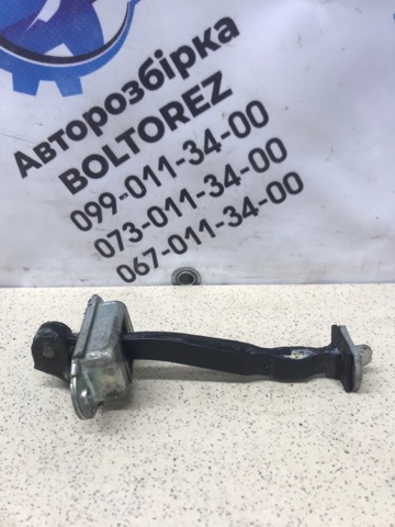 Обмежувач відкриття дверей, задній 82430JG000 NISSAN