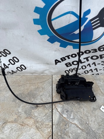 Замок задніх дверей, правих 825029240R RENAULT