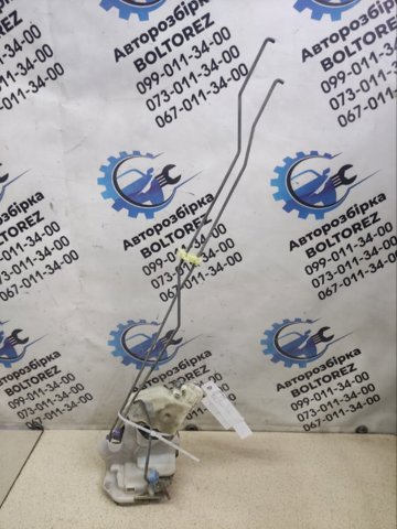 Замок задньої дверї, правої 82502AA210 NISSAN