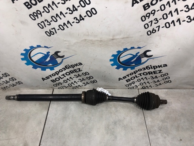 Піввісь передня, права 8252049 VOLVO
