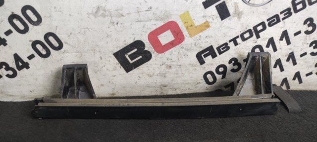 Направляюча скла рамки двері, переднього права 825601G000 HYUNDAI