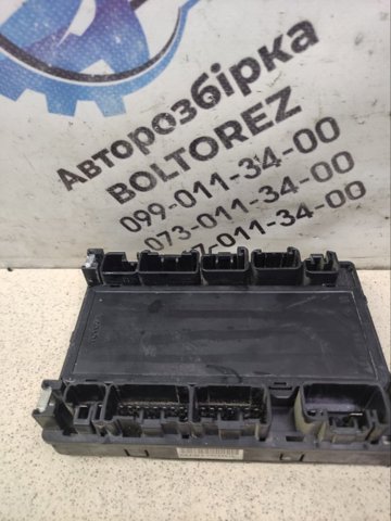 Монтажний блок 8272148040 TOYOTA