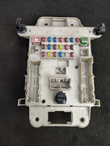 Корпус запобіжників 8273142010 TOYOTA