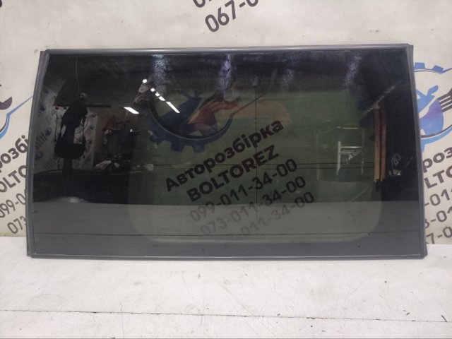 Скло кузова/багажного відсіку, праве 83306EB315 NISSAN
