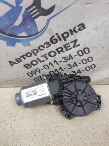 Двигун стеклопод'емника двері задньої, правої 834602T000 HYUNDAI