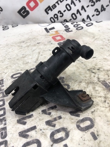 Форсунка омивача фари передньої, лівої 8520848020 TOYOTA