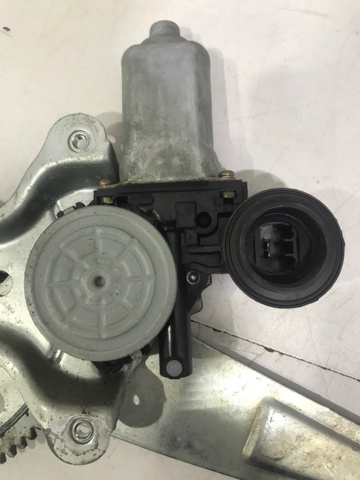 Мотор склопідйомника дверей задніх, правих 8572032150 TOYOTA