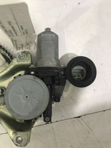 Мотор склопідйомника водійських дверей 8572058010 TOYOTA