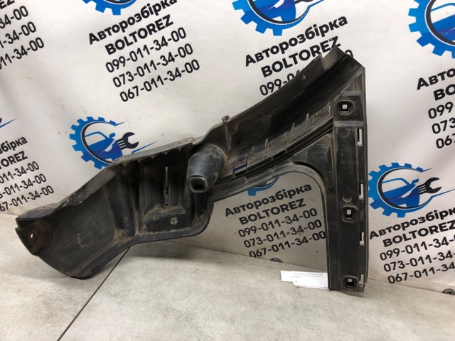Направляюча заднього бампера, права 8620567 VOLVO