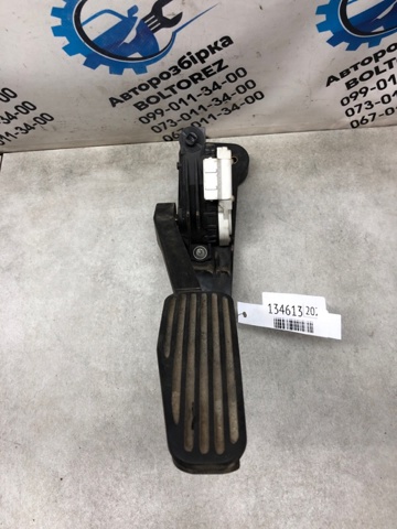 Підаль газу 8634697 VOLVO