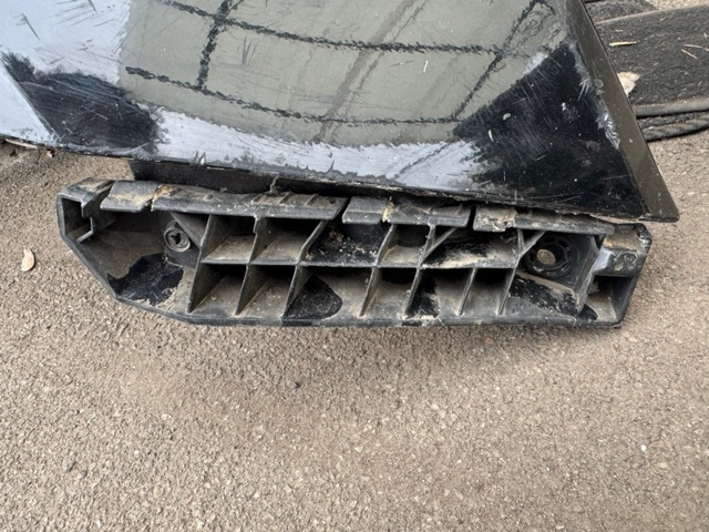 Кронштейн бампера переднього, зовнішній правий 865142T000 HYUNDAI