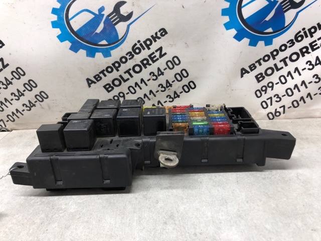 Коробка запобіжників 8678449 VOLVO