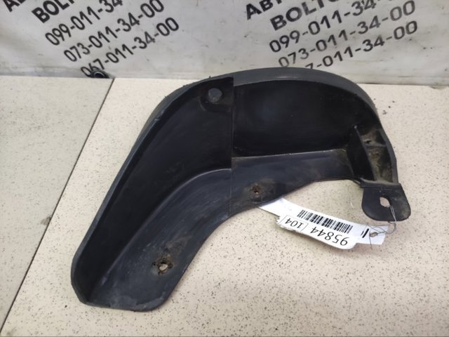 Бризговики передній, правий 8683226900 HYUNDAI