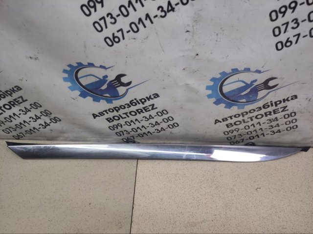 Молдинг заднього лівого крила 878502T000 HYUNDAI
