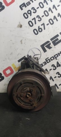 Компресор кондиціонера 8832052040 TOYOTA