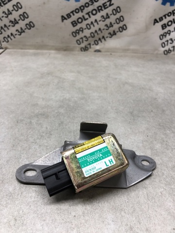 Датчик Ейрбег передній 8983060020 TOYOTA